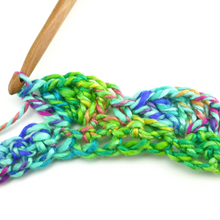 Load image into Gallery viewer, Festive Scallop Garland Crochet Pattern