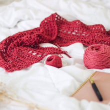 Load image into Gallery viewer, En Rose Lap Blanket Pattern