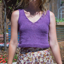 Load image into Gallery viewer, V Neck Crop Top Knitting Pattern