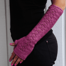 Load image into Gallery viewer, Darn Good &amp; Pretty Fingerless Mittens Knit Pattern
