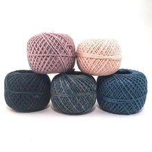 Load image into Gallery viewer, Circle Banjo Bag Crochet Kit
